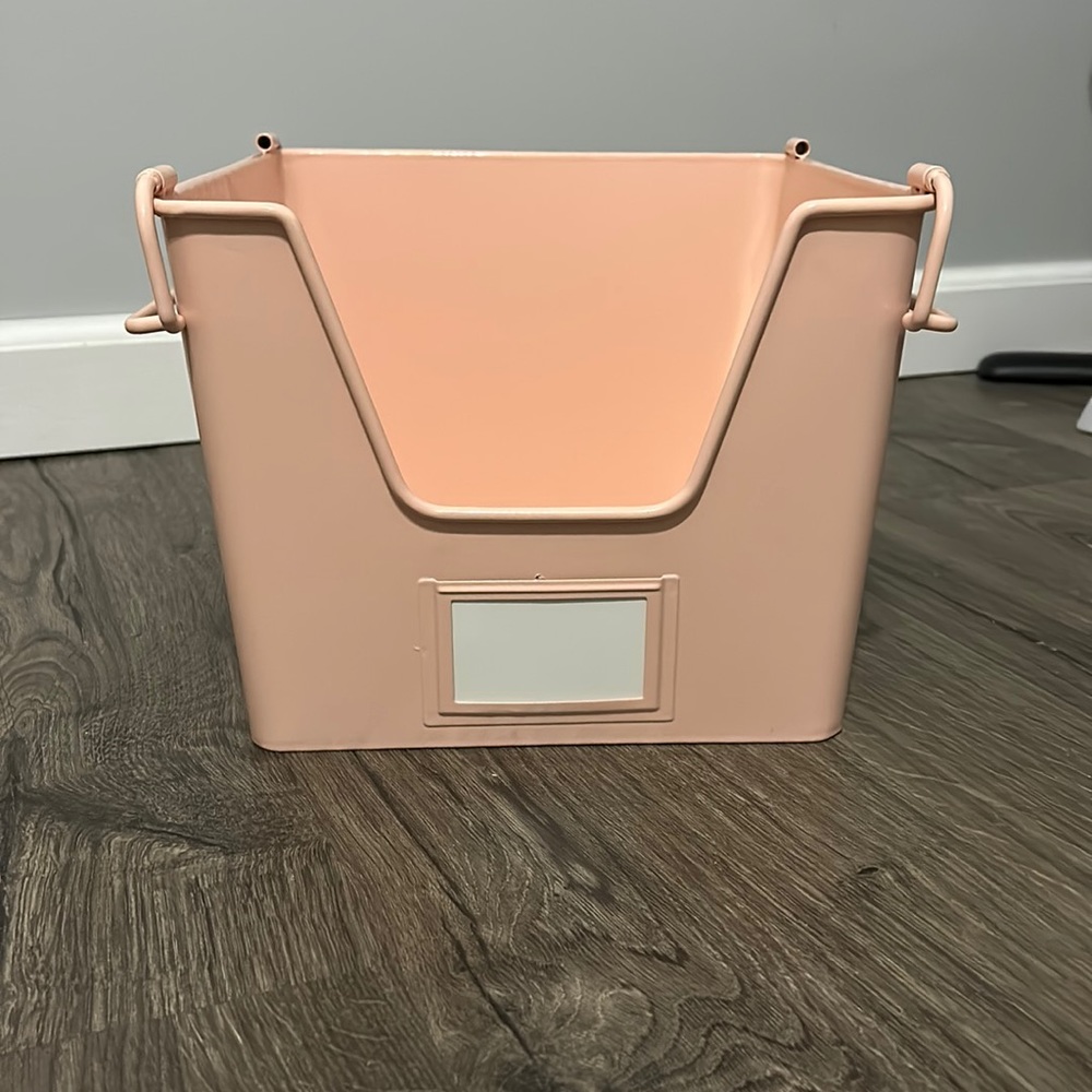 Storage bin